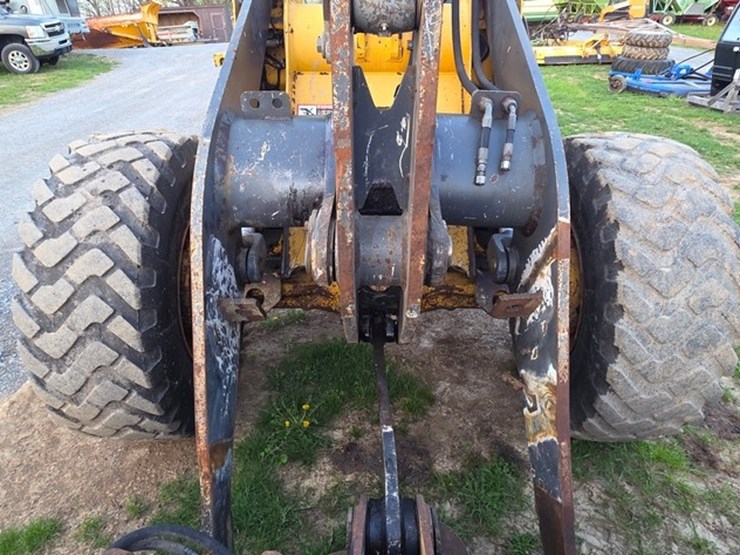 2012-deere-444k-image-40