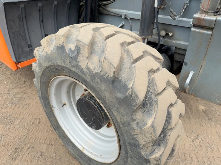 2006-jlg-g10-55a-image-12