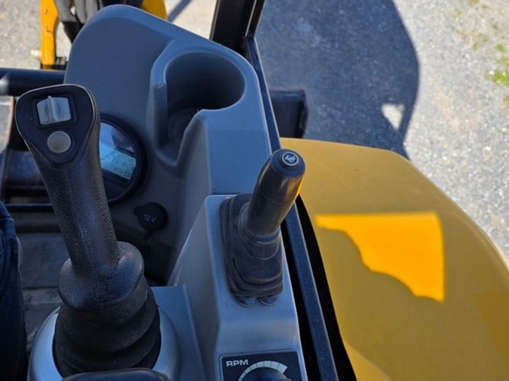 2021-jcb-35z-1-image-65