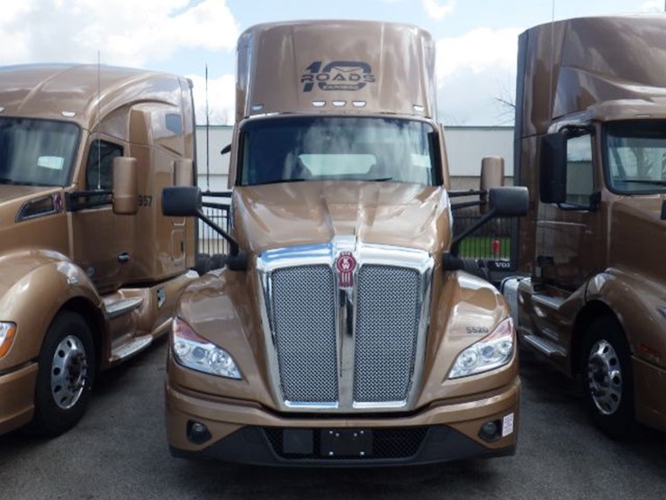 2023-kenworth-t680-image-2