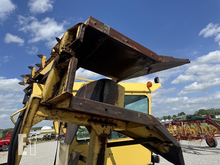 new-holland-1069-image-7