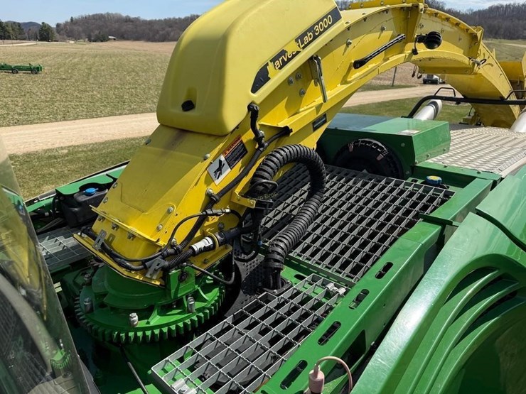 2019-john-deere-9700i-image-32