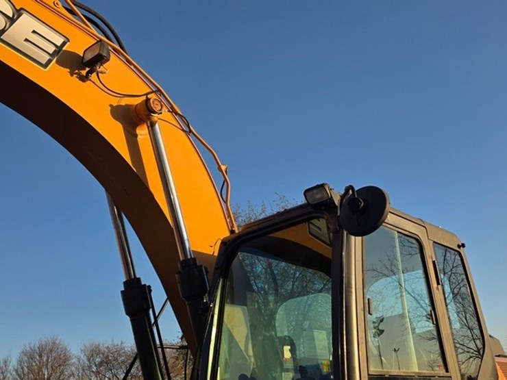 2014-case-cx160c-image-14