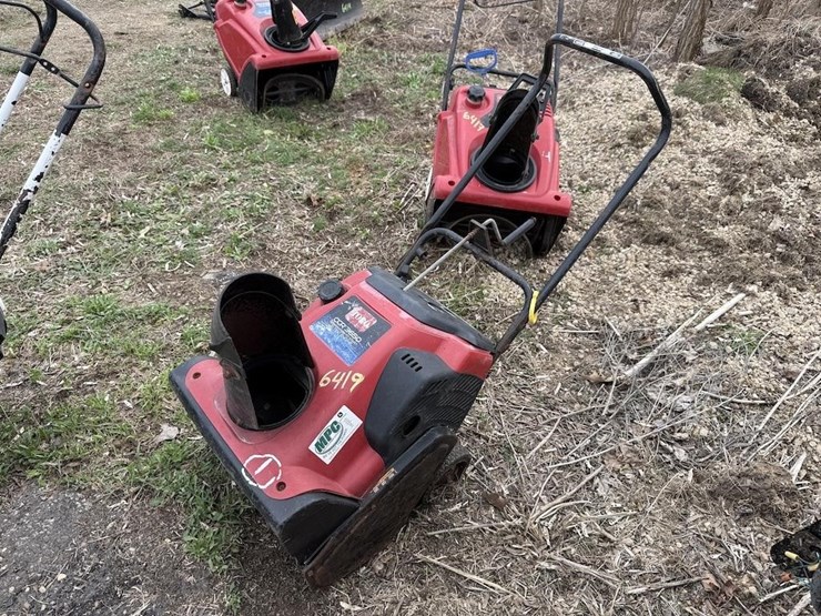 toro-snow-blower-image-1