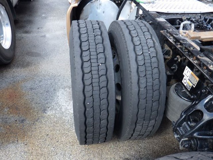 2022-kenworth-t680-image-17