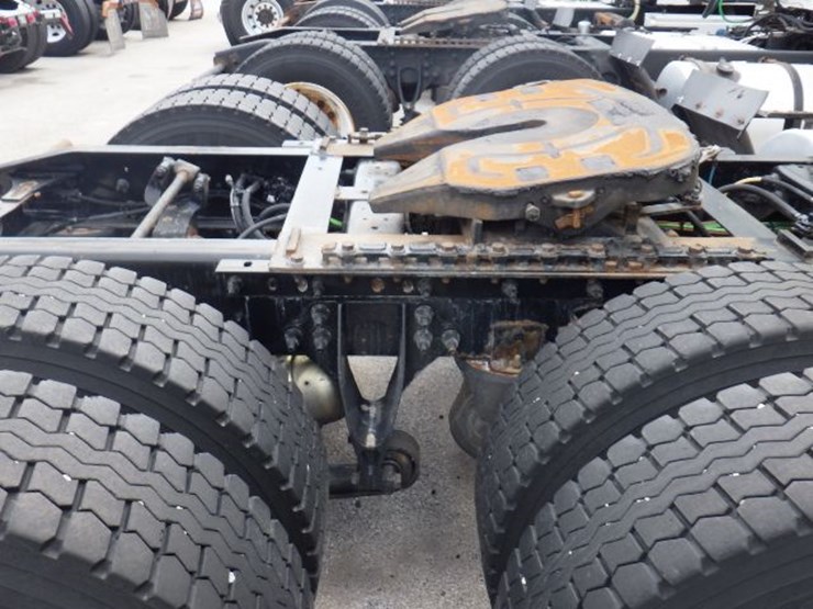 2016-international-8600-image-4