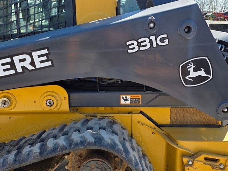 2018-deere-331g-image-25