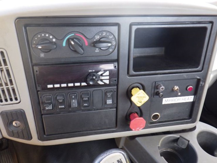 2016-international-8600-image-16