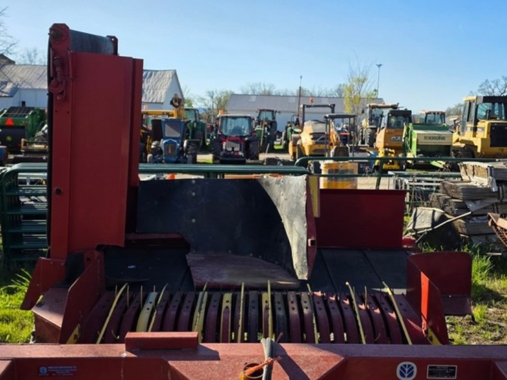 new-holland-166-image-16