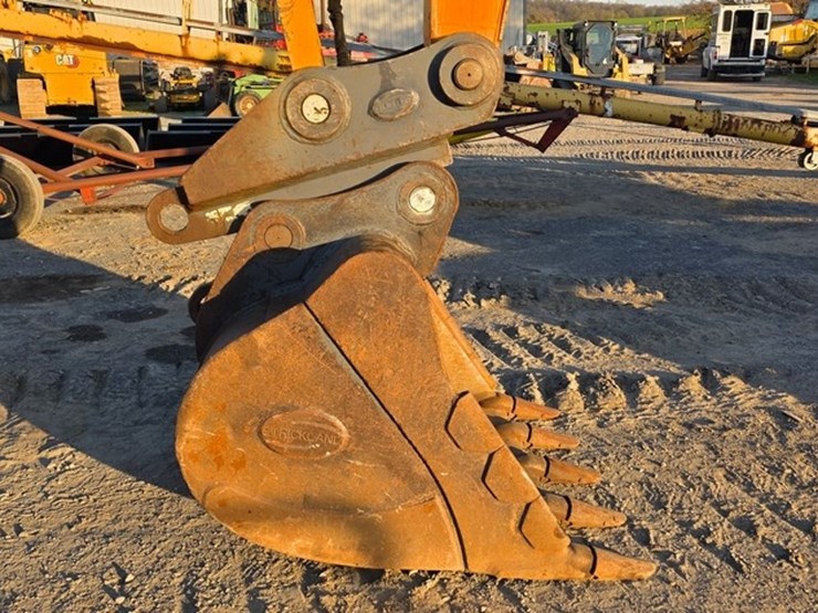 2014-case-cx160c-image-9