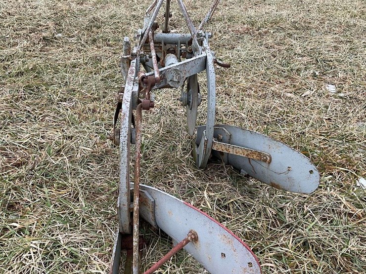 two-bottom-fordson-plow-image-4
