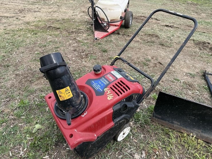 toro-snow-blower-image-4