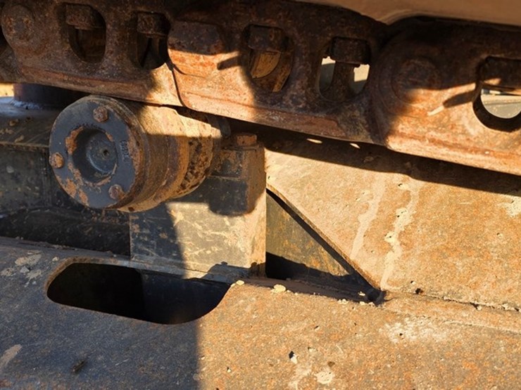 2014-case-cx160c-image-23