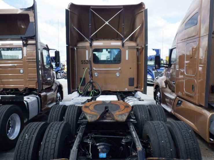 2023-kenworth-t680-image-9