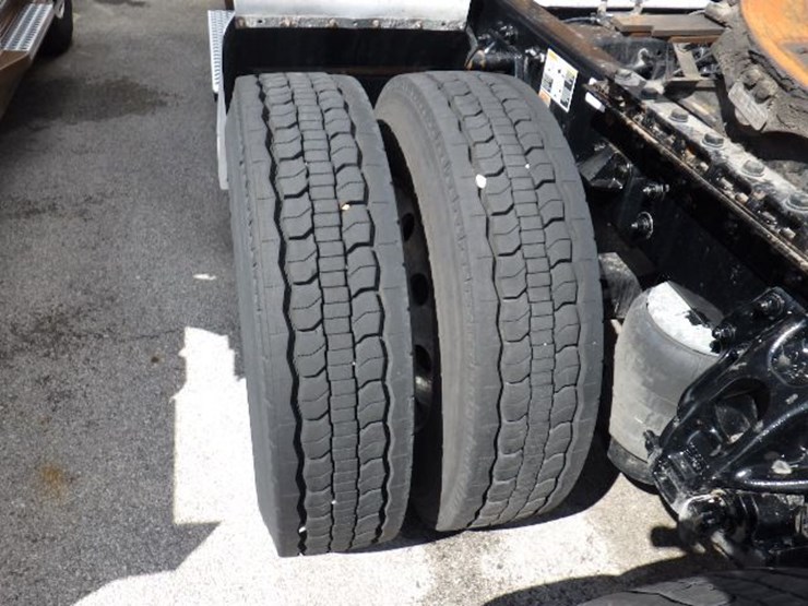 2022-kenworth-t680-image-13