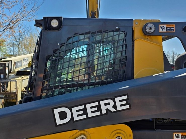 2018-deere-331g-image-29