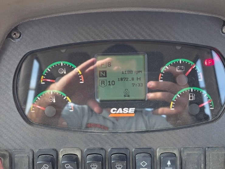 2016-case-750m-lgp-image-74