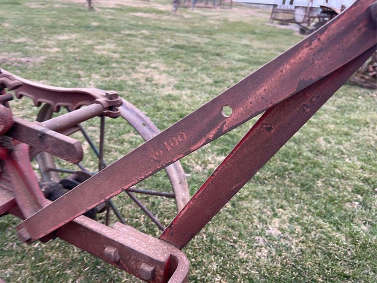 oliver-no.-100-plow-image-12