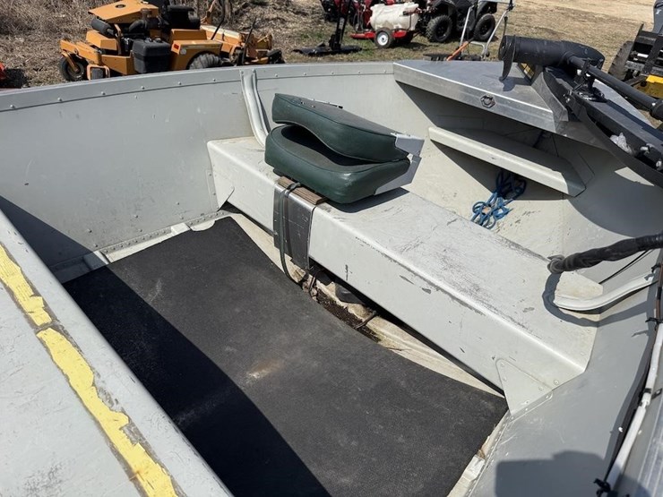 2004-alumacraft-v14-boat-image-10