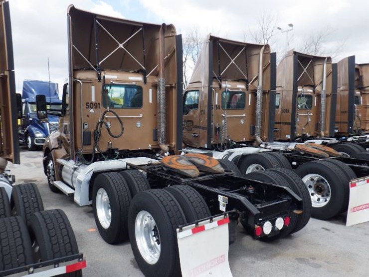 2022-kenworth-t680-image-12