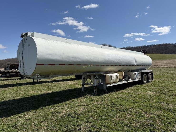 1974-heil-40'-semi-tanker-trailer-image-1