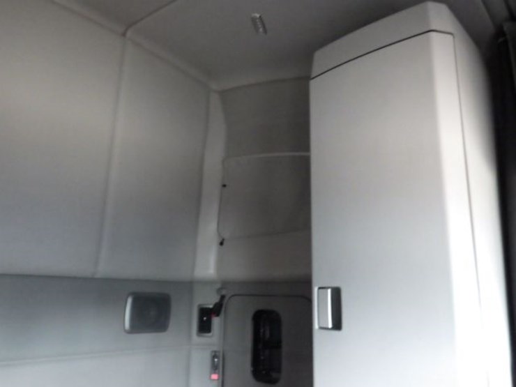 2022-kenworth-t680-image-8