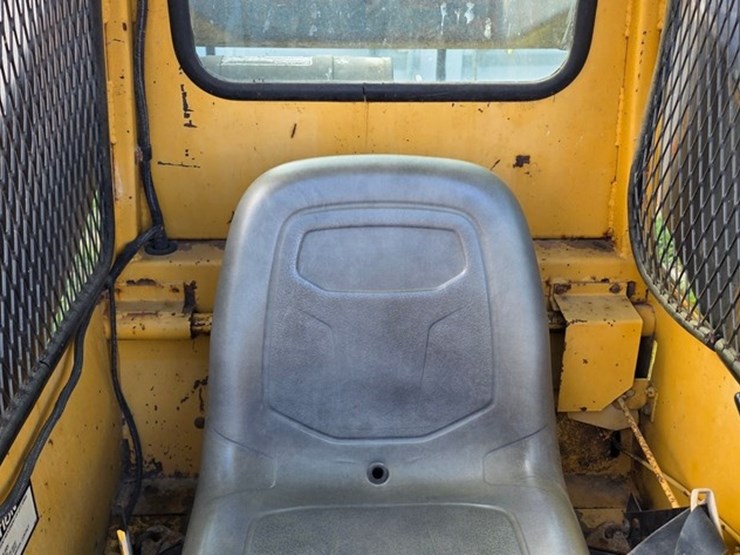 1988-new-holland-l555-image-40