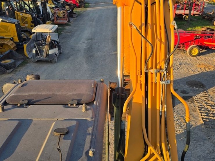 2014-case-cx160c-image-78