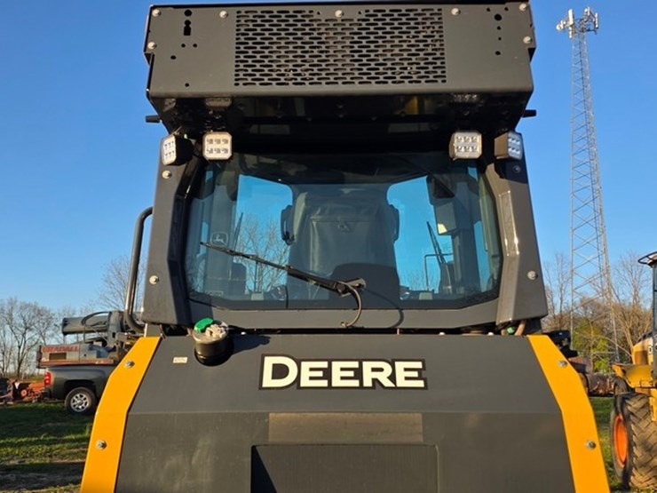 2023-deere-550-lgp-image-31