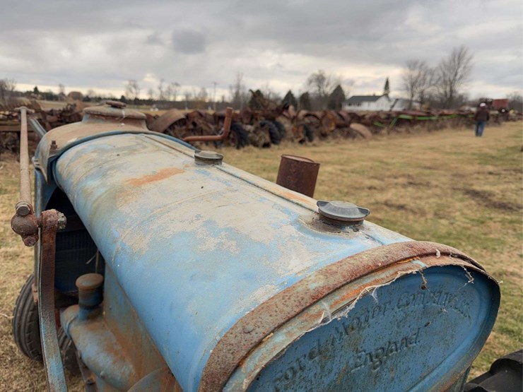 fordson-all-around-england-tractor-image-18