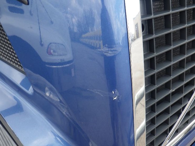 2017-volvo-vnl300-image-4