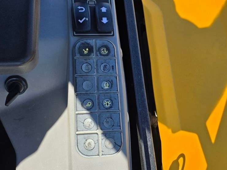 2021-jcb-35z-1-image-63