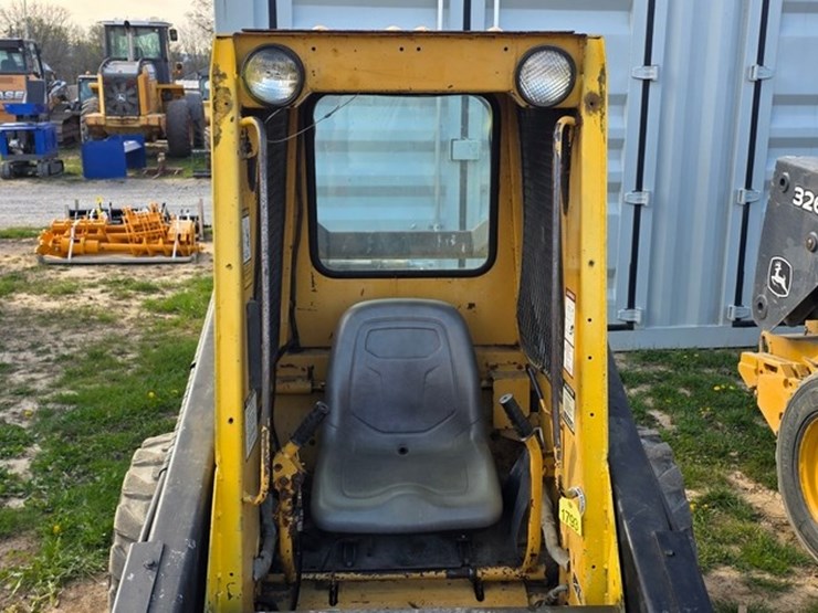 1988-new-holland-l555-image-35