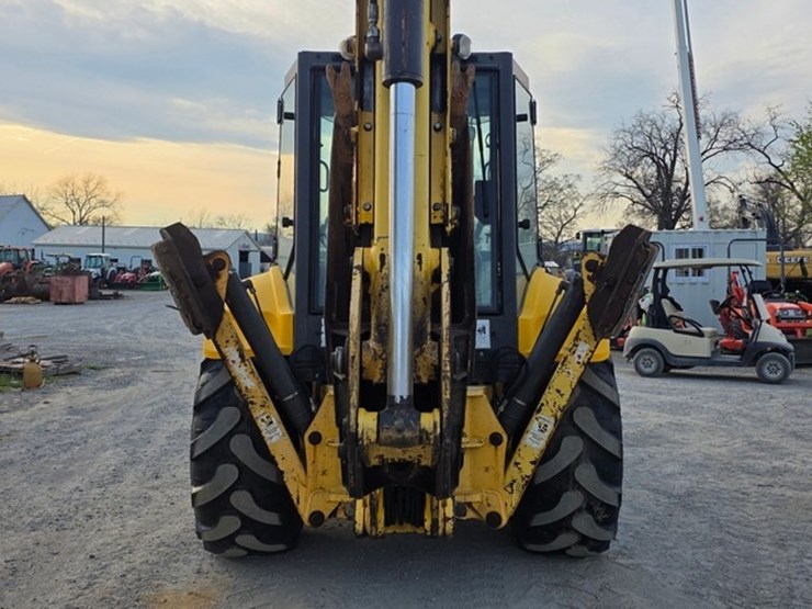 2009-new-holland-b95b-image-24