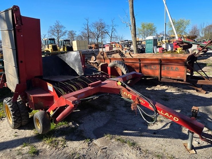 new-holland-166-image-1