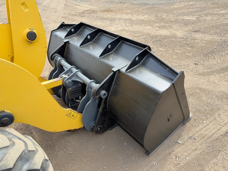 2017-yanmar-v8-image-11