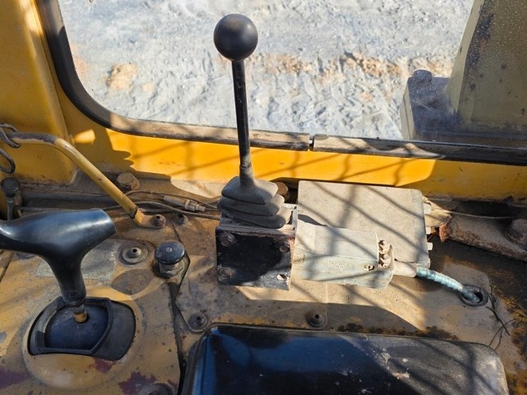 1997-caterpillar-d4h-image-76