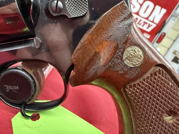 smith-&-wesson-.38-special-revolver-image-2