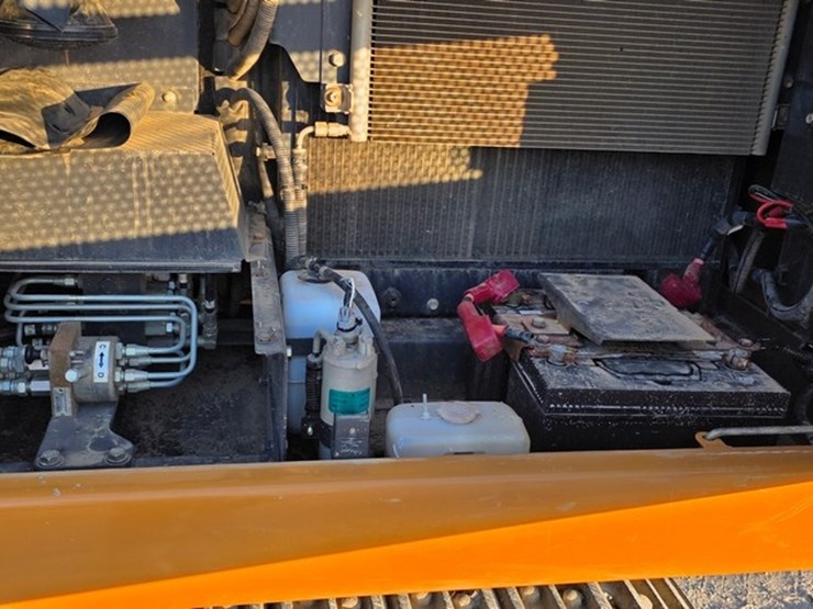 2014-case-cx160c-image-66