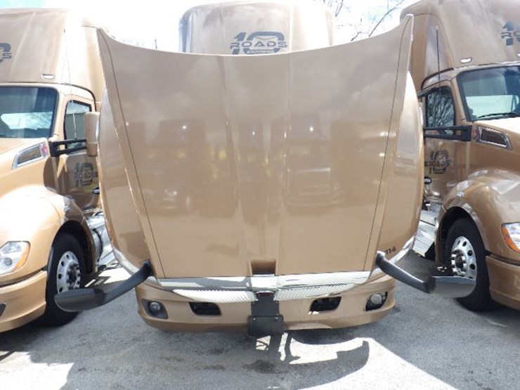 2022-kenworth-t680-image-21