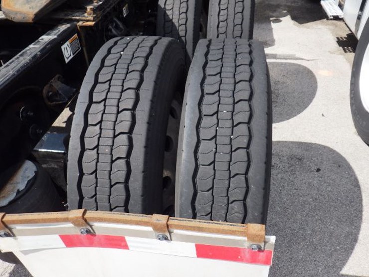 2022-kenworth-t680-image-8