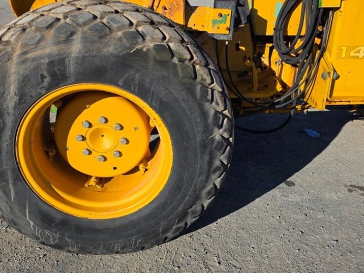 john-deere-2355-image-11