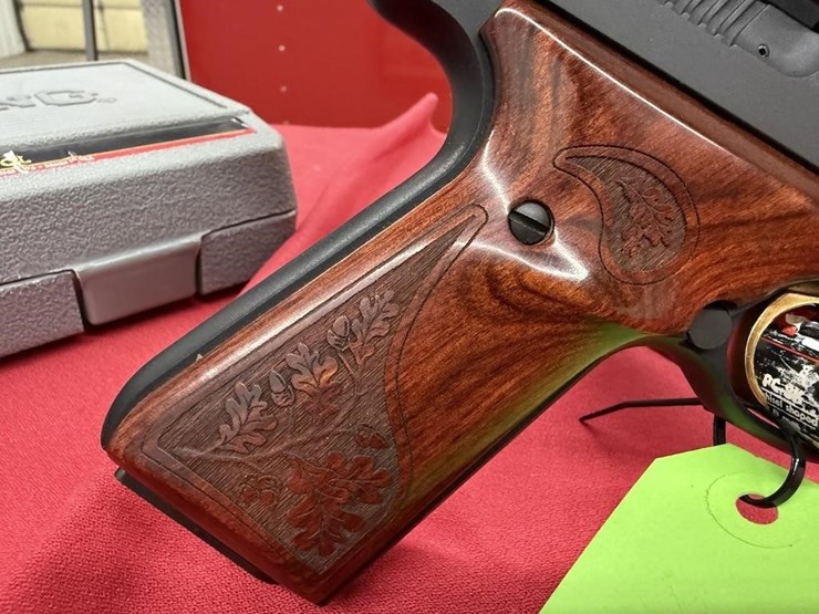 browning-buckmark-.22-lr-pistol-image-6