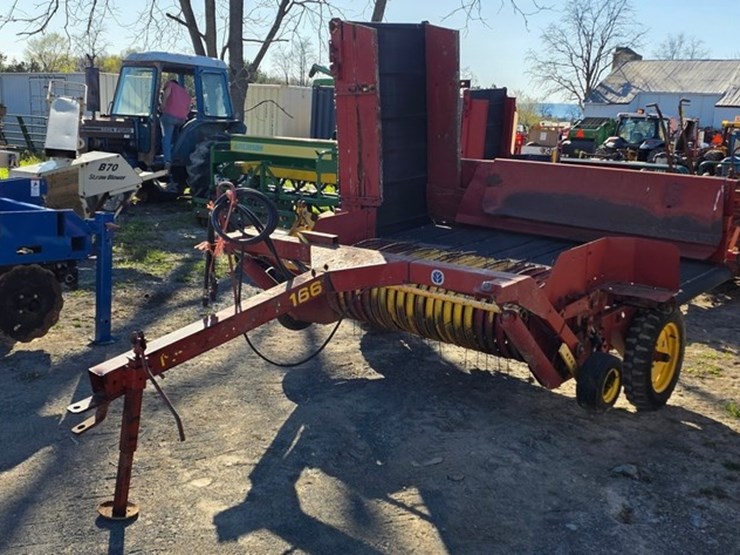 new-holland-166-image-1