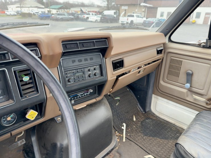 1989-ford-s/a-cab-and-chassis-image-19