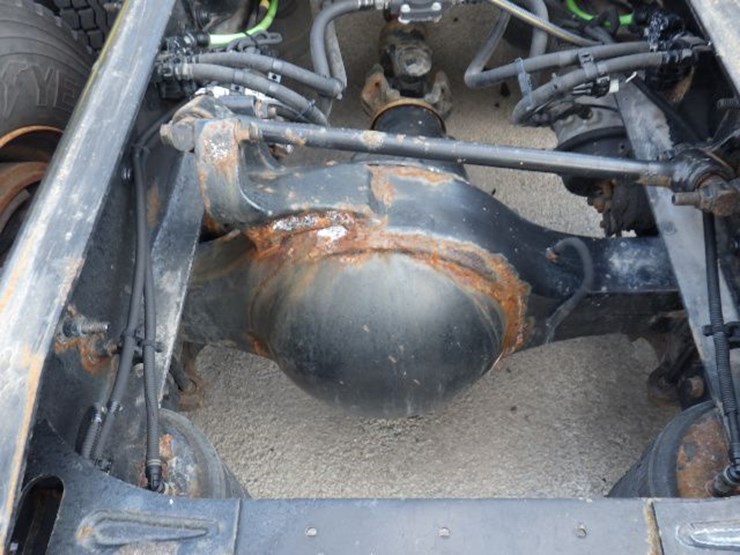 2016-international-8600-image-10