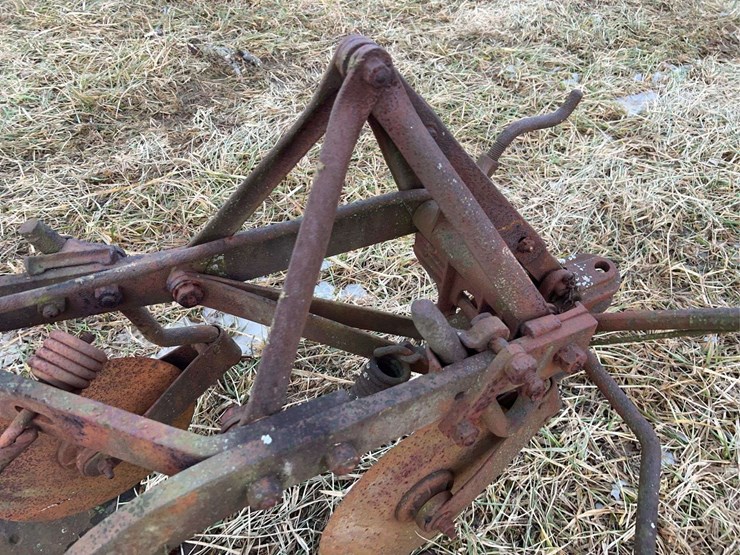 two-bottom-fordson-plow-image-13