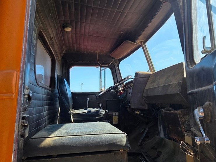 1974-white-construcktor-image-41