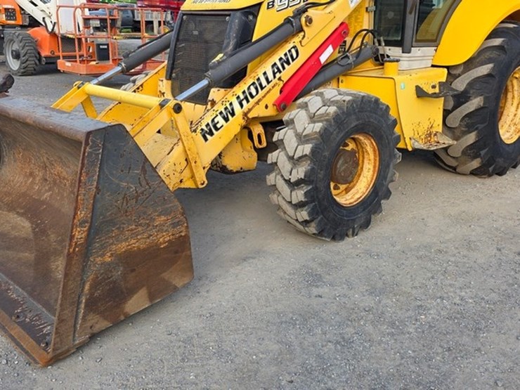 2009-new-holland-b95b-image-42