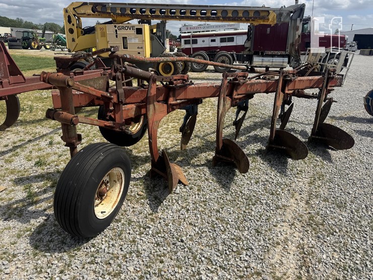 international-720-image-2